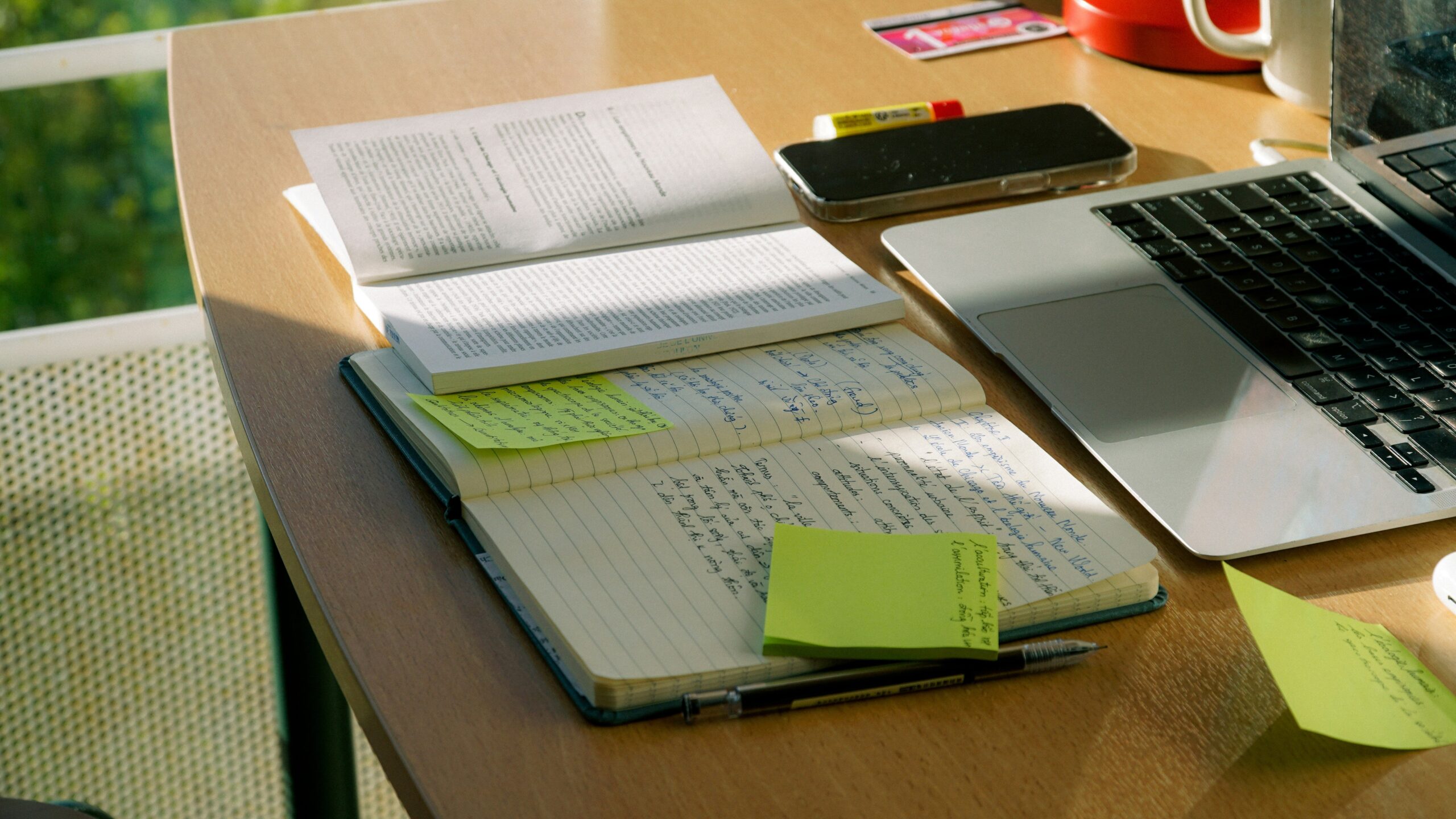 Illustration showing a chaotic mind overwhelmed by tasks